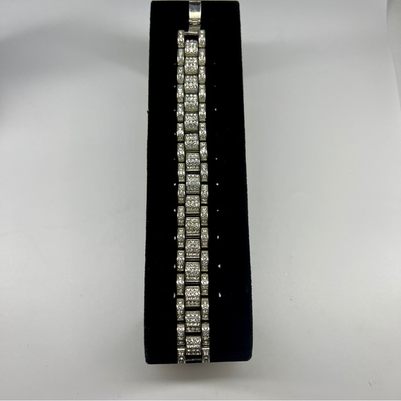 stunning rhinestone statement bracelet - Picture 2 of 5